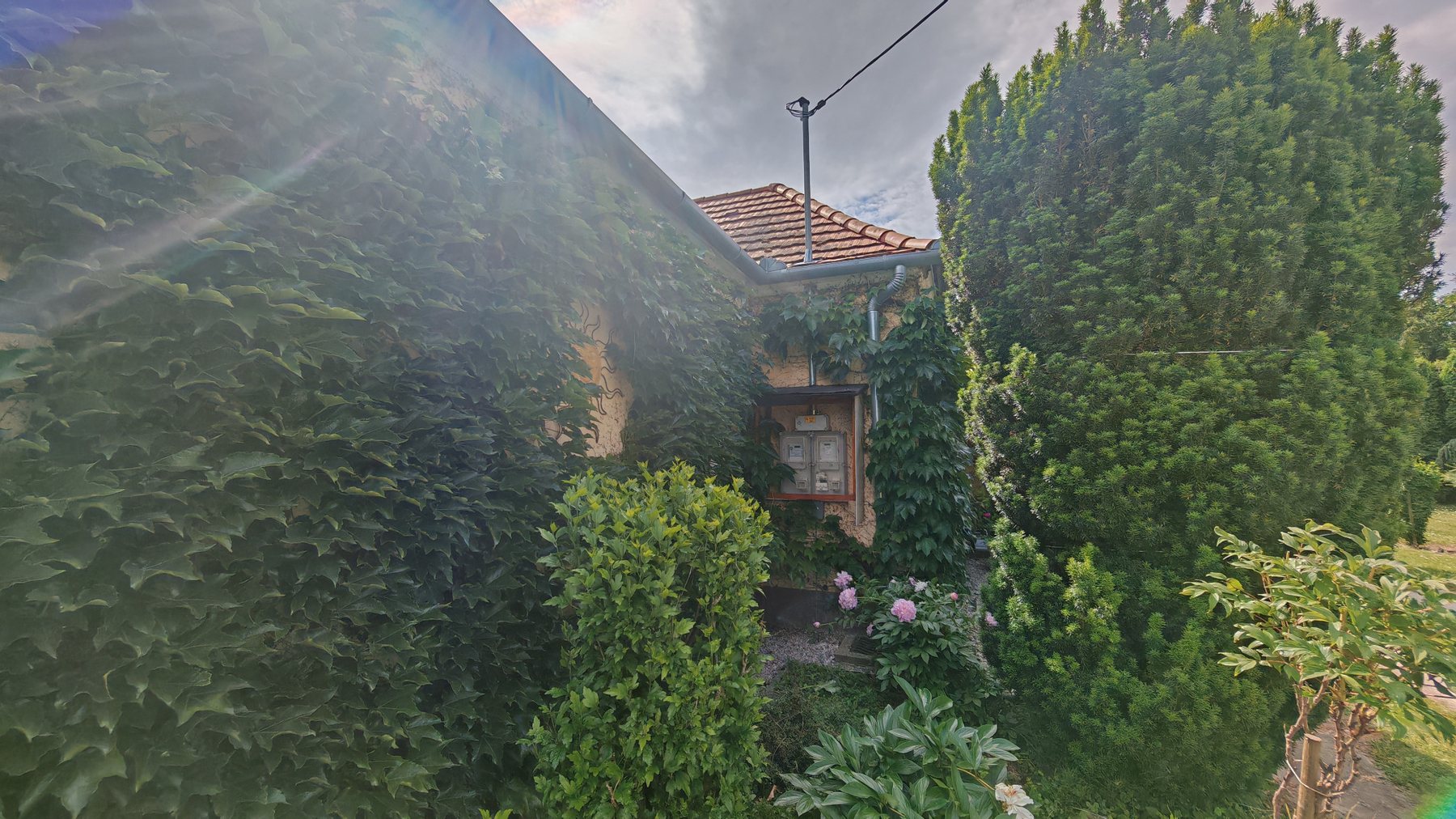 Einfamilienhaus mit schönem Grundstück in Pötréte