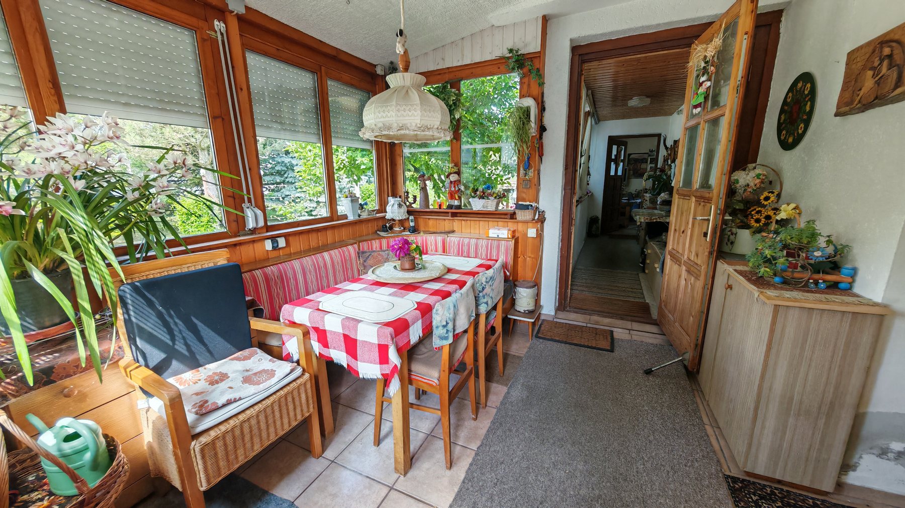 Einfamilienhaus mit schönem Grundstück in Pötréte