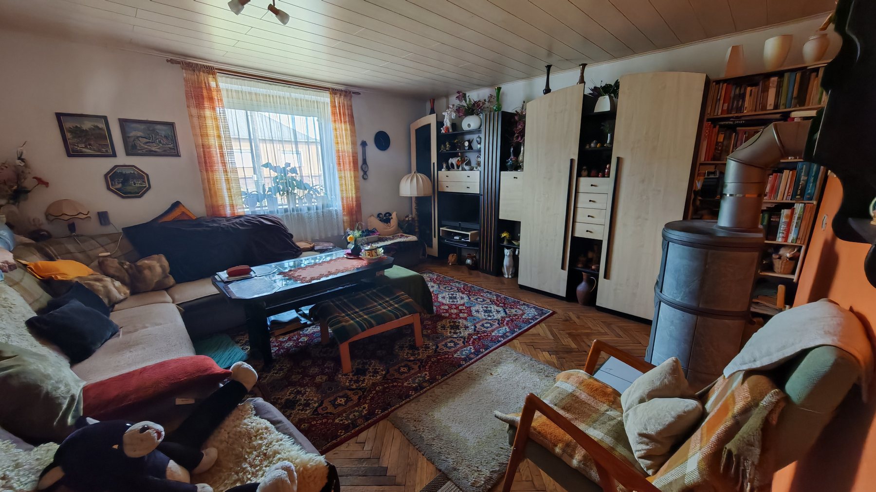 Einfamilienhaus mit schönem Grundstück in Pötréte