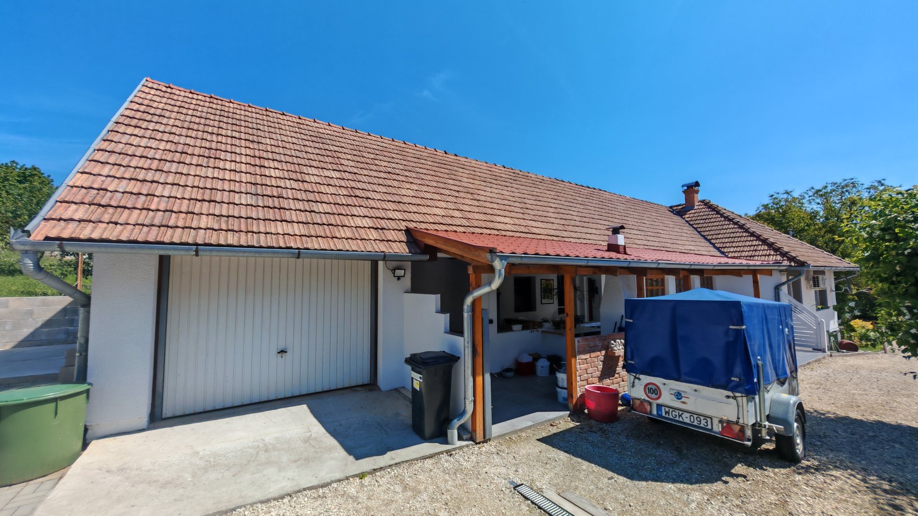 Einfamilienhaus mit Ferienwohnung in Szentliszló